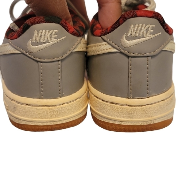 Nike Air Force 1 LV8 GS 'Light Taupe' Sneakers - Picture 6 of 8